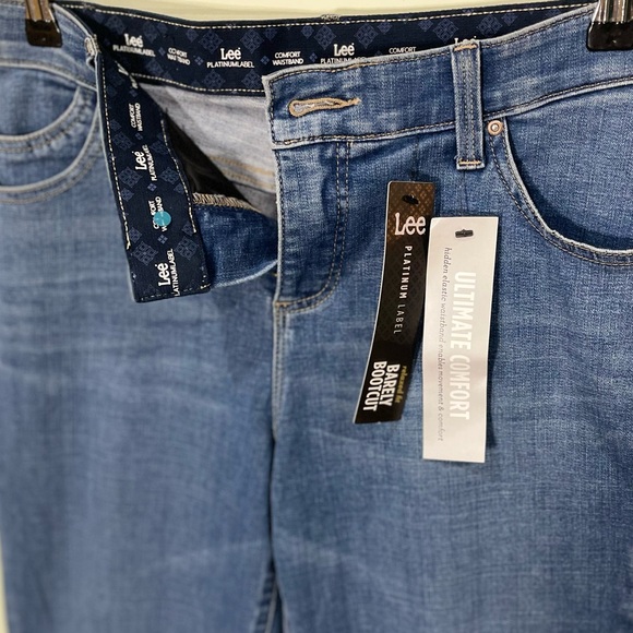 Lee Platinum Label Barely Bootcut Size 6 - Picture 5 of 5